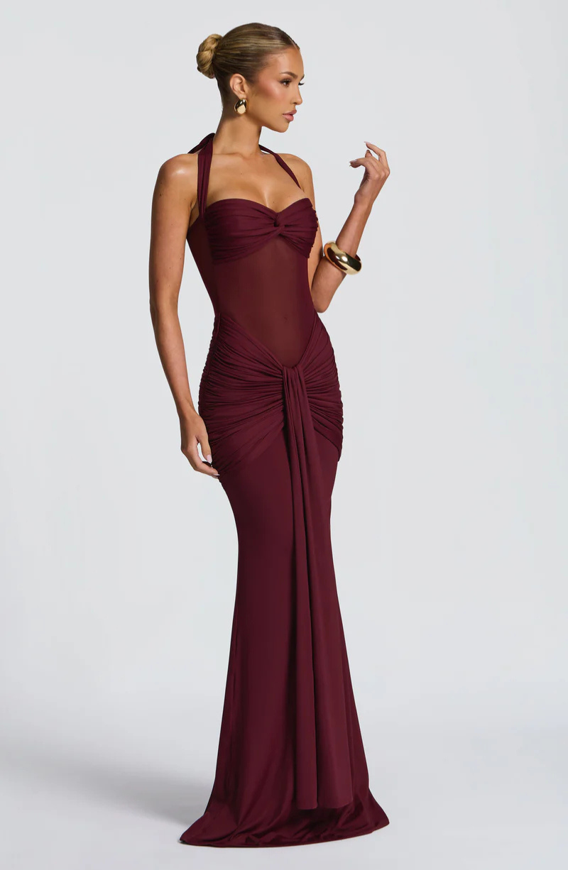 Elettra™ | Abito Lungo Halter con Drappeggio Scultoreo