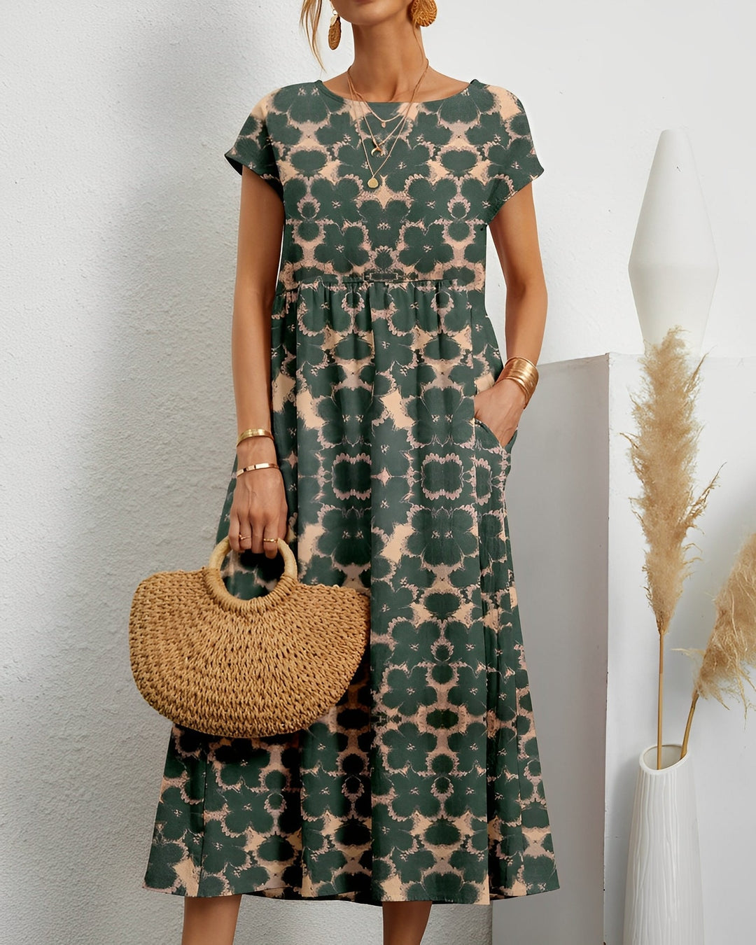 Merla - Elegant women's midi dress with pockets