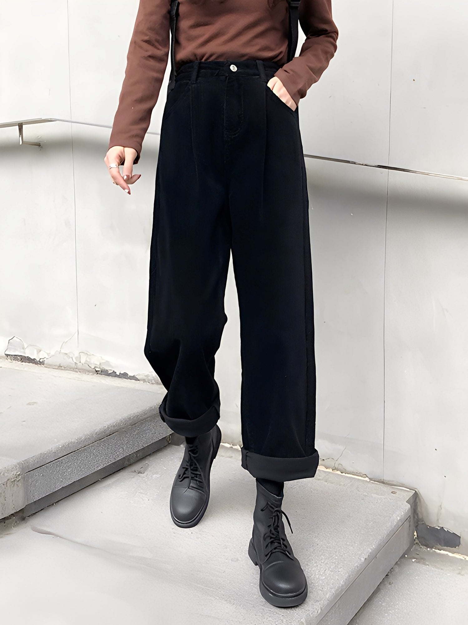 Shelbie - Classico pantaloni a gamba larga in velluto a coste per donne