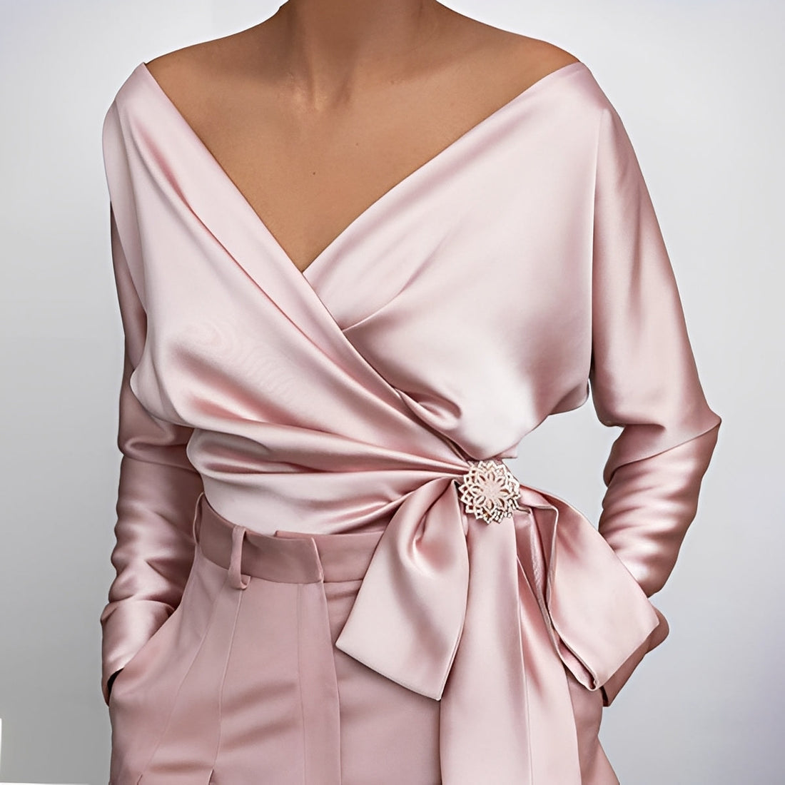 Evalyn - Elegante camicetta di seta per donne