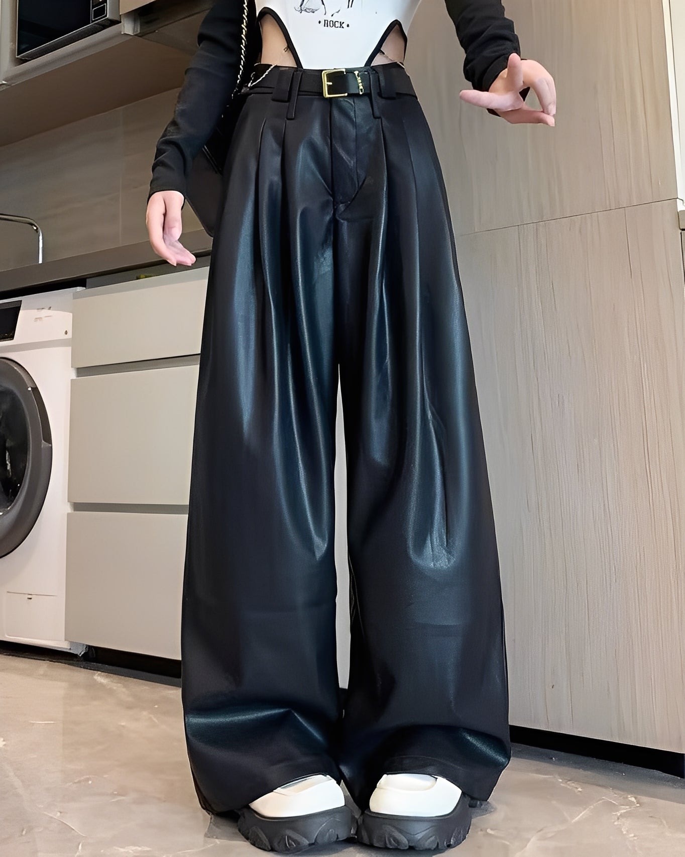 Lora - Classico pantaloni in pelle a vita alta per donne