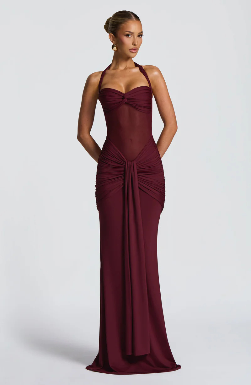 Elettra™ | Abito Lungo Halter con Drappeggio Scultoreo