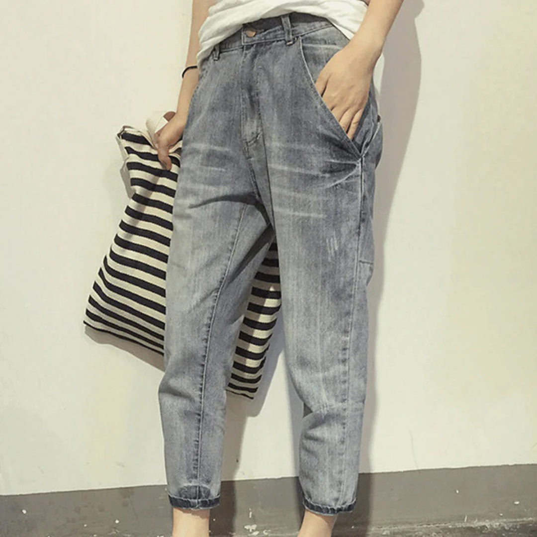 Vána - Versatile and comfortable jeans for women
