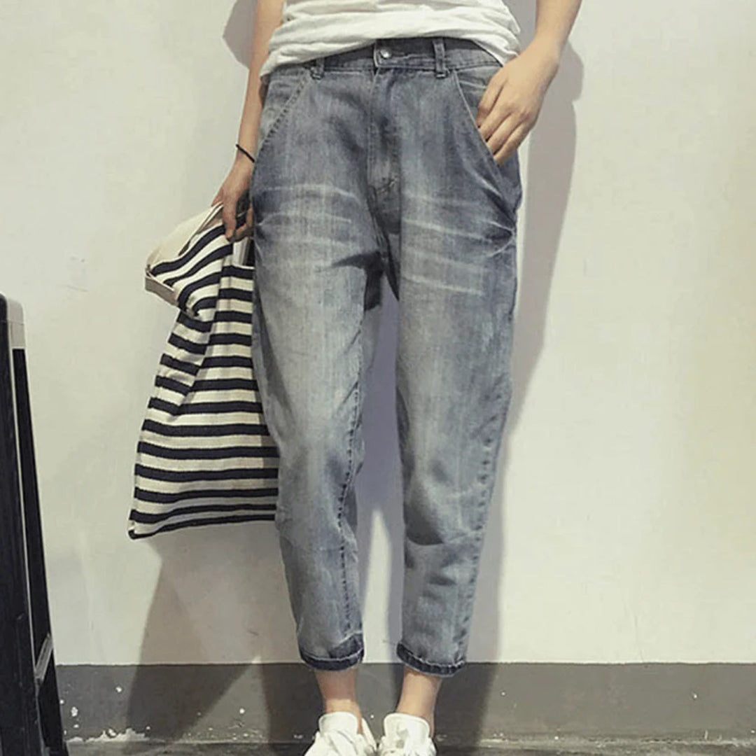 Vána - Versatile and comfortable jeans for women