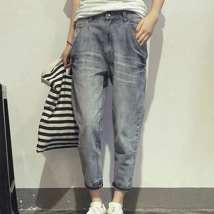Vána - Versatile and comfortable jeans for women