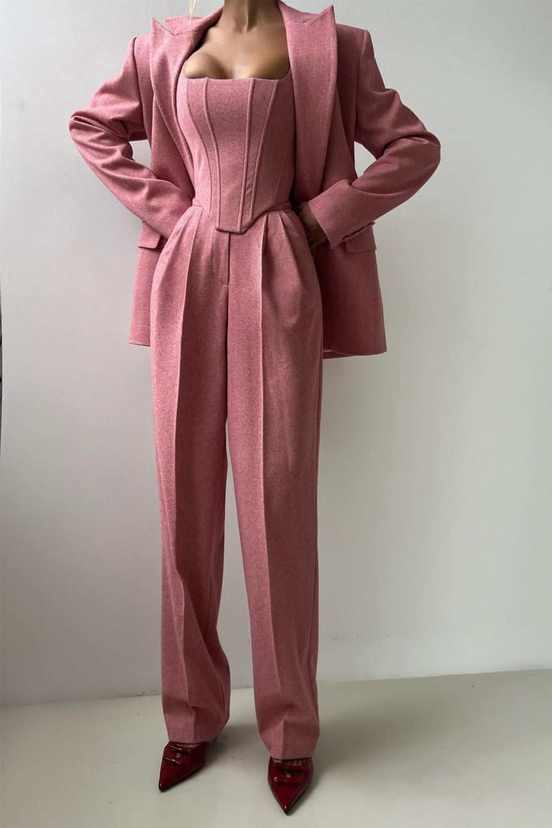 Dolce – Completo a Tre Pezzi con Blazer Doppiopetto