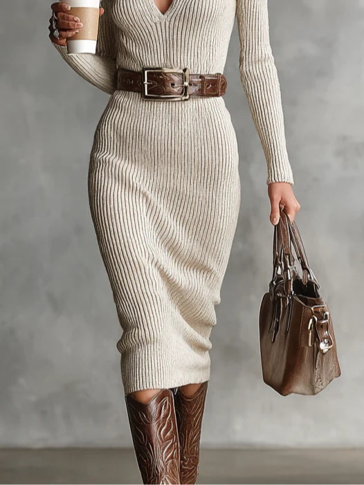 Clara | Elegant dress with medium-high collar