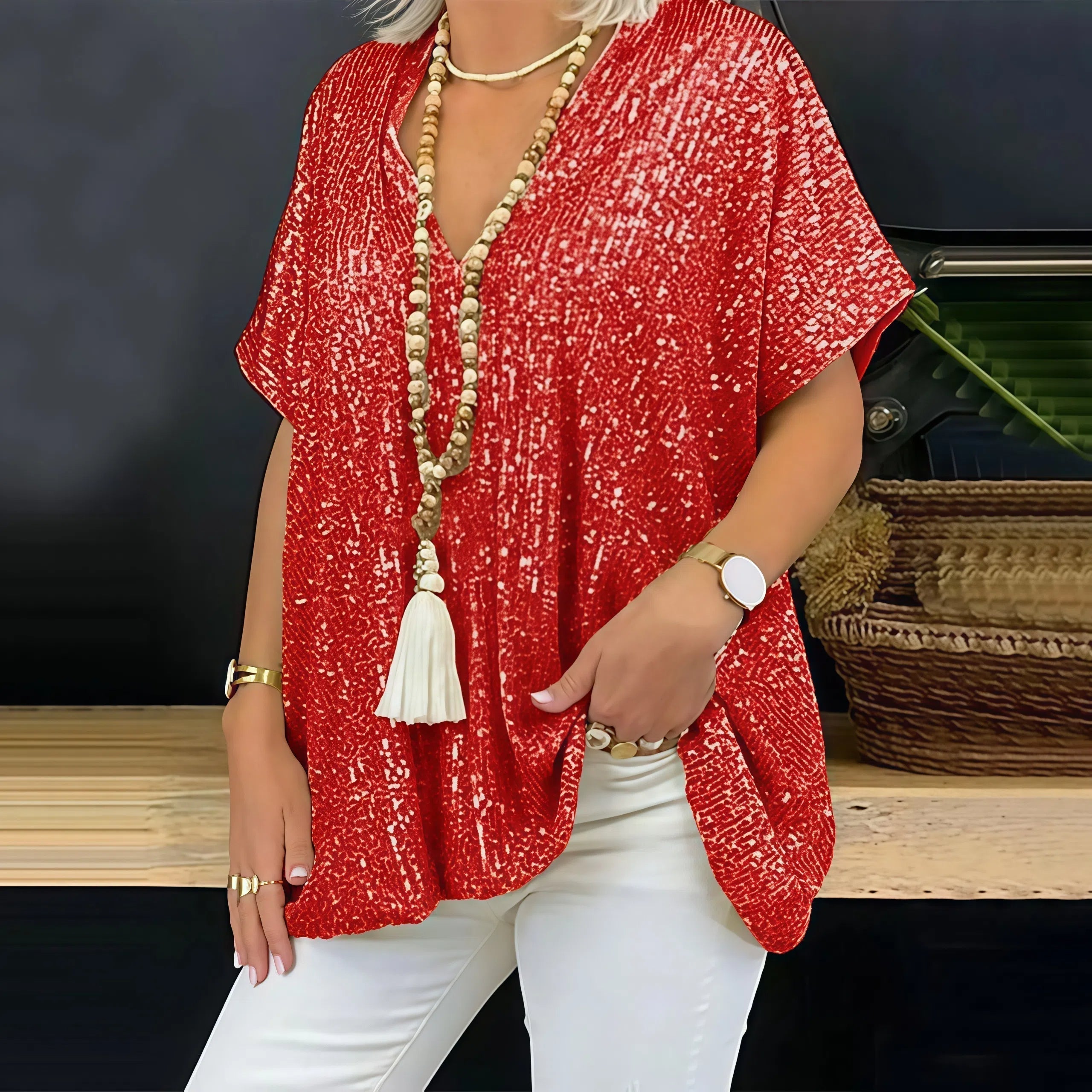 Paola - Maglietta con paillettes e scollo a V