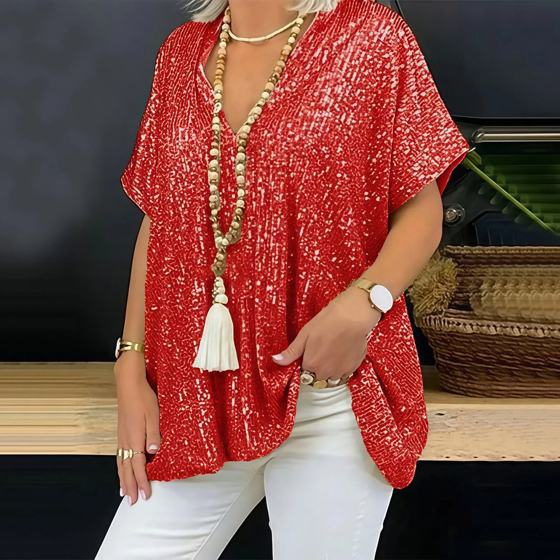Paola - Maglietta con paillettes e scollo a V